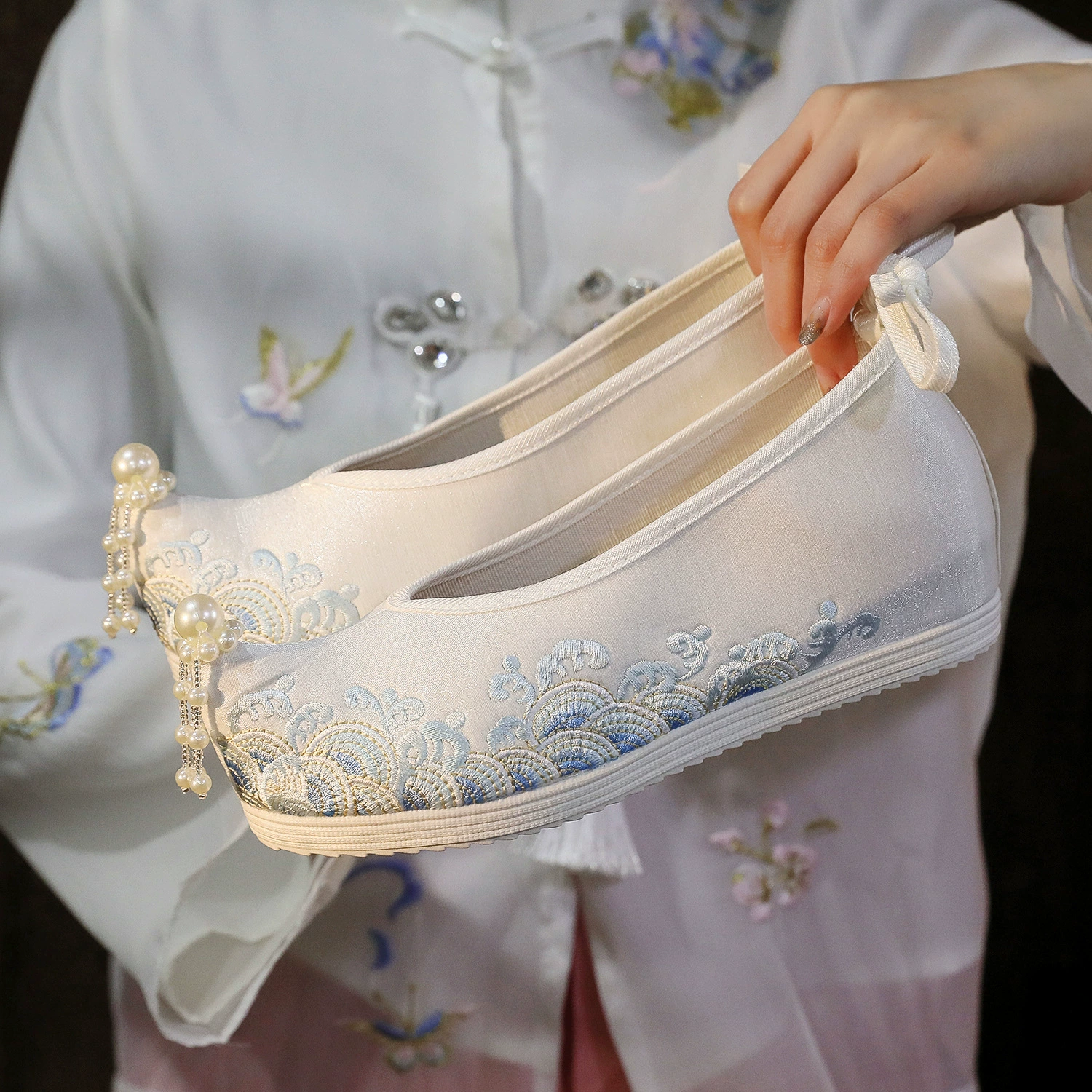 [Waves] 2024 Новая обувь ханьфу для студенток в старинном стиле, Женская подходящая ханьфу, обувь в старинном стиле, увеличивающая внутренний рост, Хань Юань