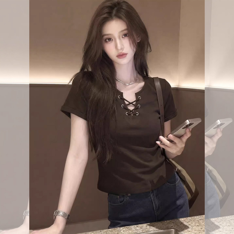 American Retro Brown Lace-Up Short-Sleeve T-Shirt for Women, 2026 Summer Super Trendy Niche Style, Unique Design, Slim Fit, Spicy Girl Top