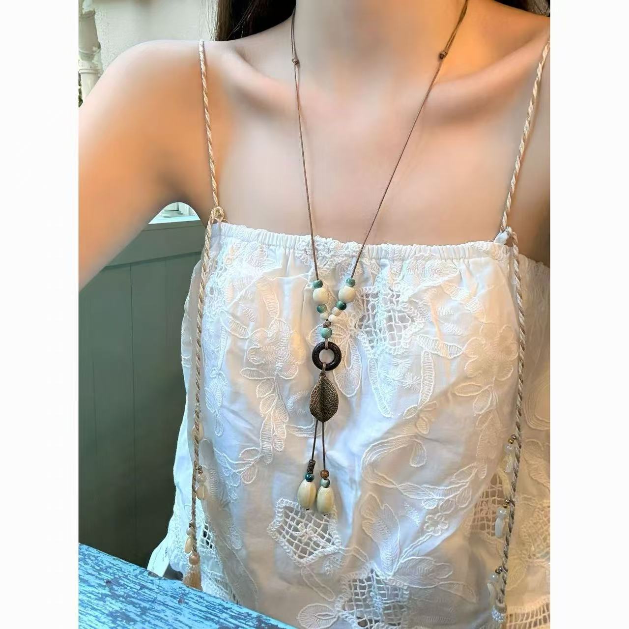 New Chinese-Style Ceramic Pendant Necklace for Women, Ancient Style Long Feather Tassel Clavicle Chain, Niche Retro Versatile Sweater Chain