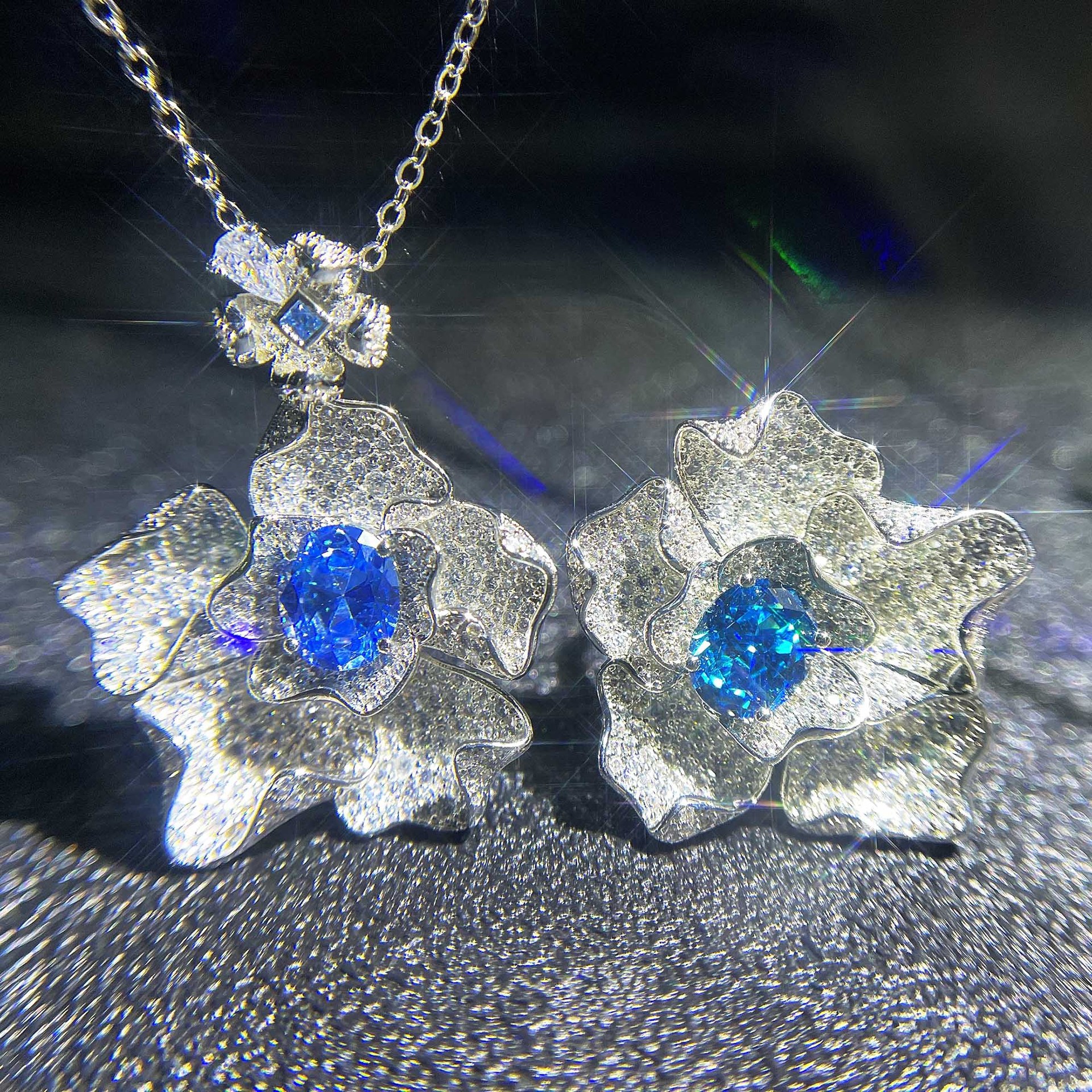 Luxus voller Diamant Aquamarin Schweizer blauer Topas Blume Taubenei Halskette Anhngerpicture1