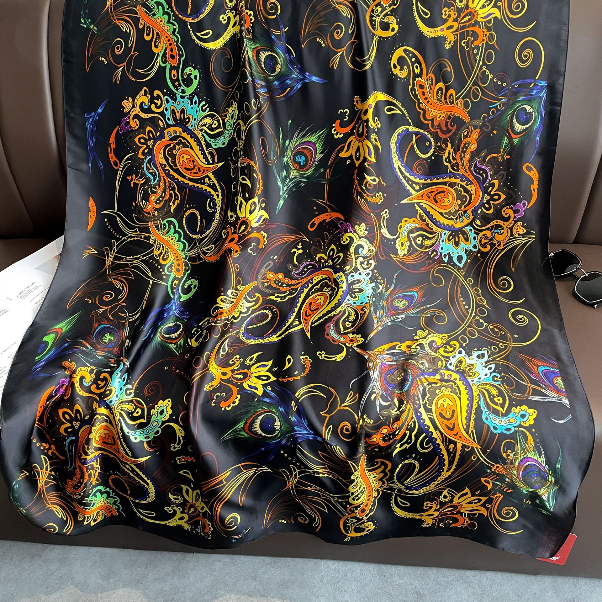 Vintage pluma de anacardo impreso bufanda de moda elegante brocado satén gran bufanda exterior chal de seda artificial Toalla de playa