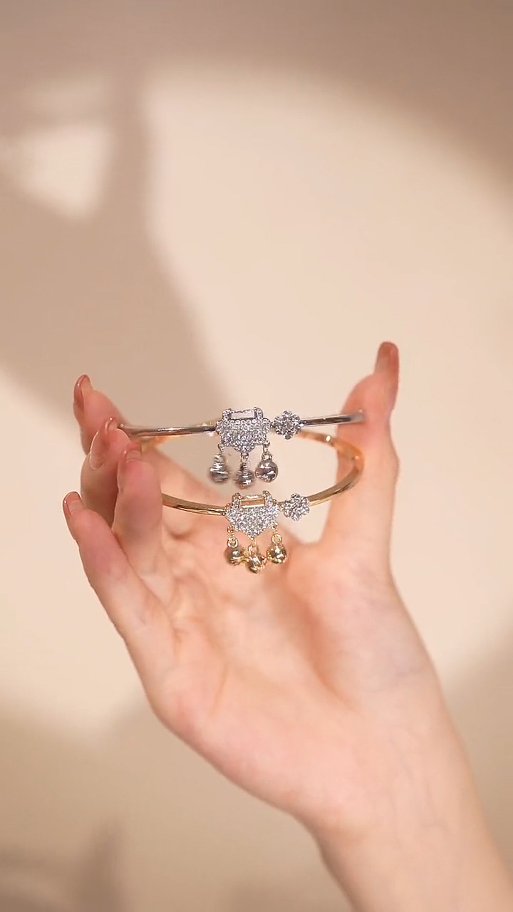 Exquisite Longevity Lock Bell Bracelet For Women Ancient Style_voghion.com