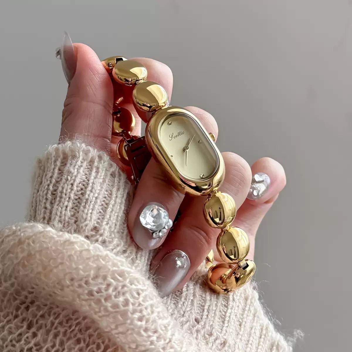 Factory Direct Sales Scottie9731B Poetry Gaudi High-Value Golden Women's Watch Elegant Oval Watch Bracelet for Women