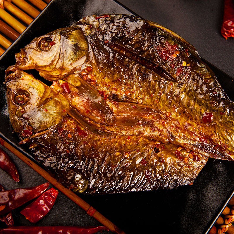 湖南特产正宗酱板鱼香辣味整条鱼办公宿舍休闲娱乐零食开袋即食