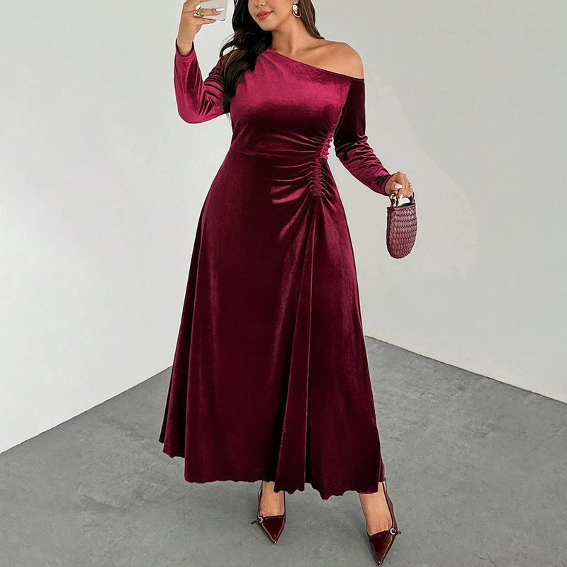 European and American Style One-Shoulder Velvet Long-Sleeved Dress for Women, Spring and Summer Fashion, Waist-Cinching, Slimming, Large Hem Skirt, Elegant and Stylish Long Dress
