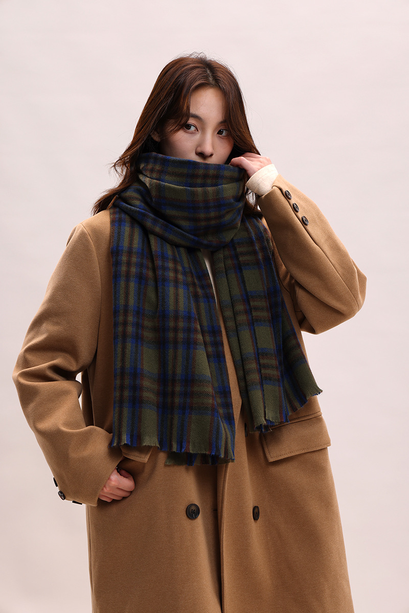 Korean version 2024 new women's autumn and winter warm shawl red checkered high-end atmosphere knitted thick scarf_voghion.com