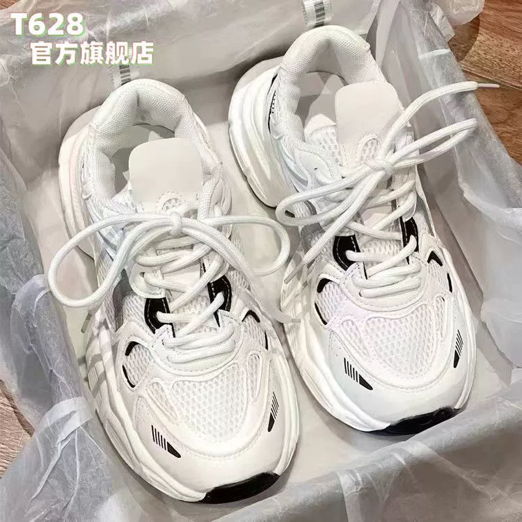 Обувь папы женщины 2024 новая летняя сетевая обувь летняя дышащая повседневная спортивная обувь с толстой подошвой маленькая белая обувь