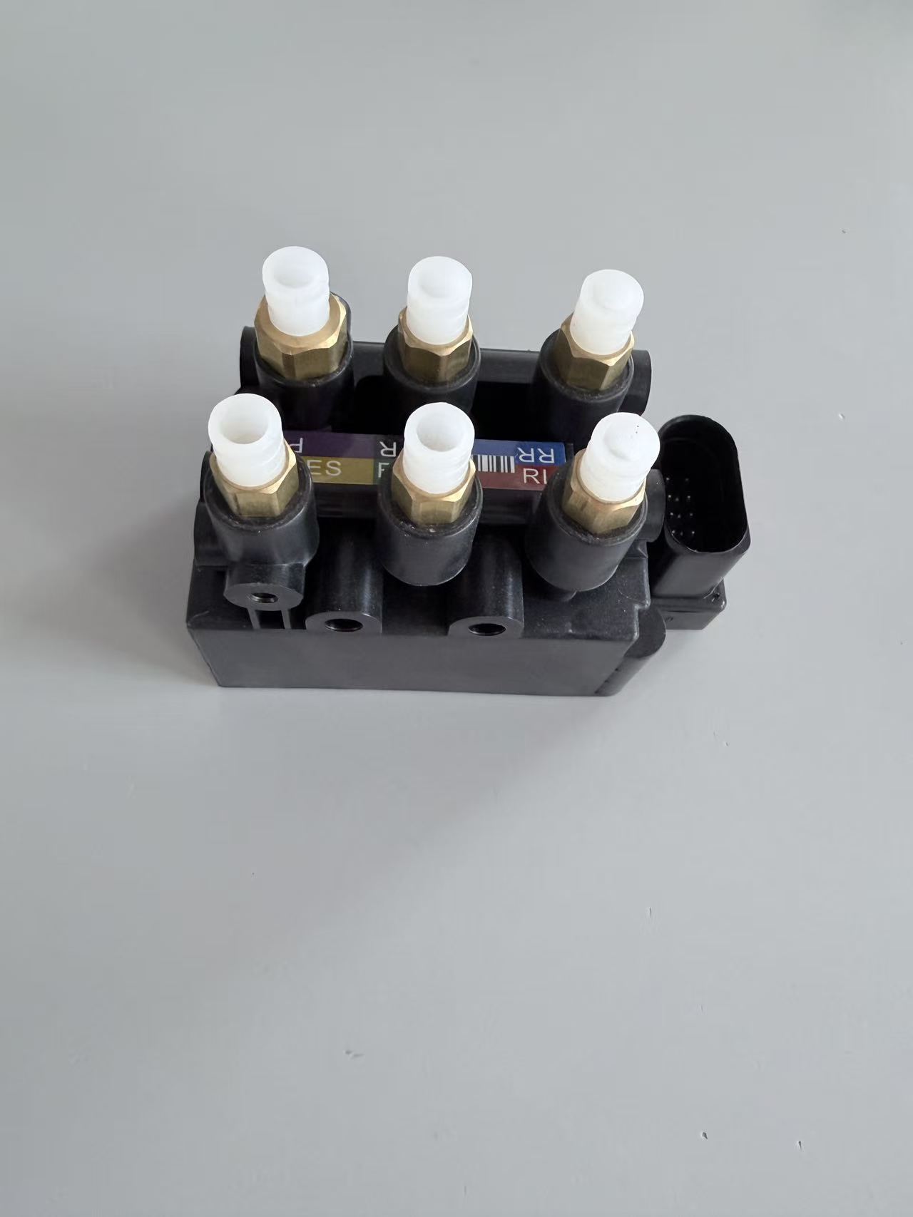 4725530110 distribution valve is suitable for BMW G11G12 shock absorber valve 37206884682, sourced from the original manufacturer