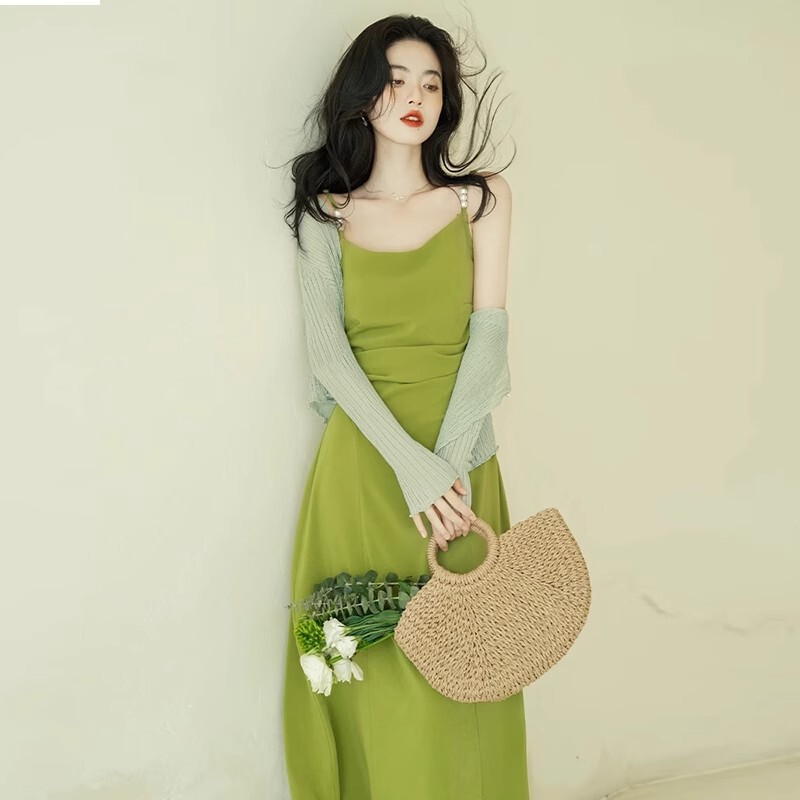 High-end feeling temperament beautiful super fairy dopamine 2025 new summer vacation French sling green dress tide High-end feeling temperament beautiful super fairy dopamine 2025 new summer vacation French sling green dress tide