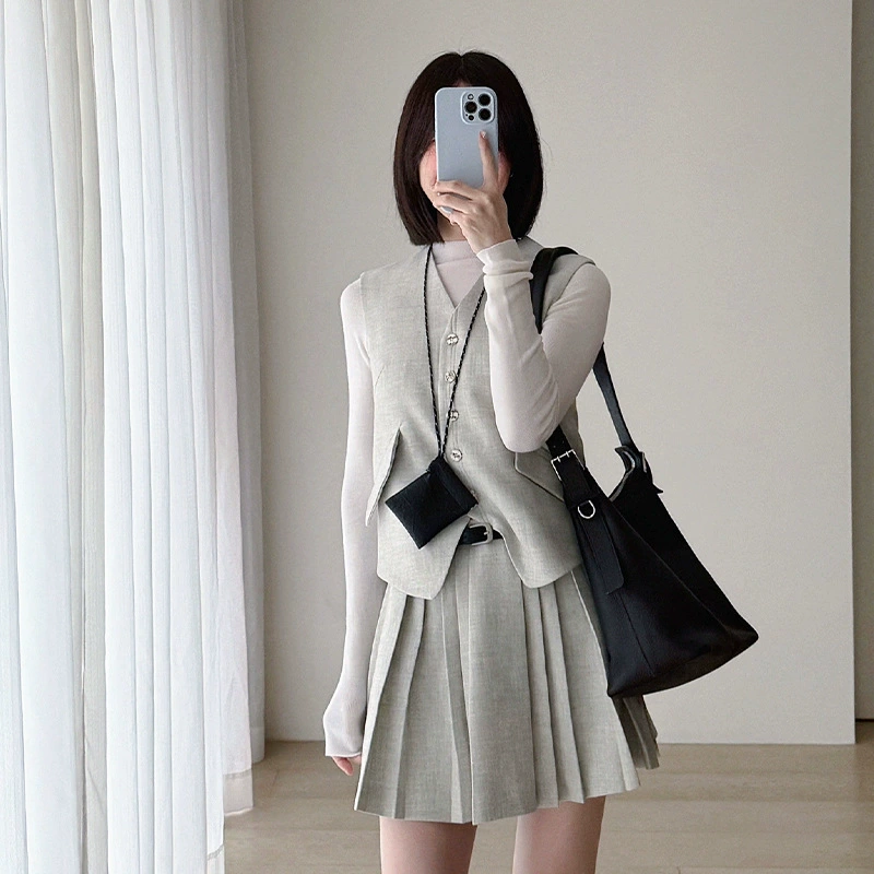 Summer short suit, vest, V-neckline