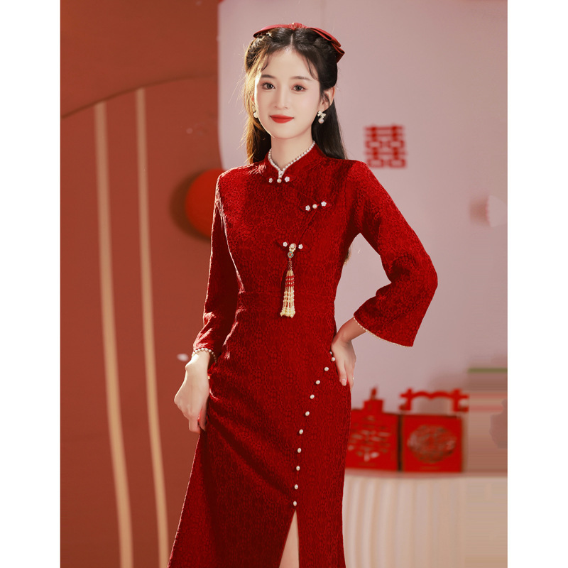 Cheongsam toast dress for bride spring wedding wine red long sleeve Chinese engagement dress for women Spring improved young style
