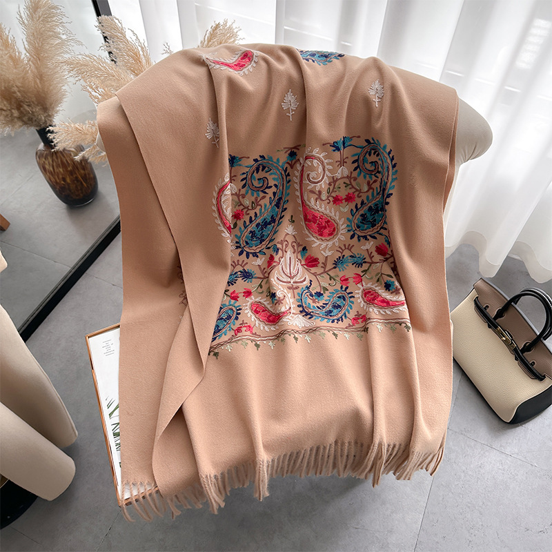 Nacionalidad viento bordado bufandas 2024 nuevo caju impresión retro imitación de cashmere grueso calentamiento larga camisa chal para mujeres image 10