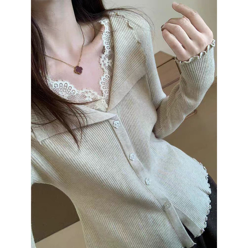 Gentle Lace Splicing V Neck Knitted Sweater for Women in Autumn and Winter Chic Ear-Rimmed Age-Reducing Slim-Fitting Bottoming Top