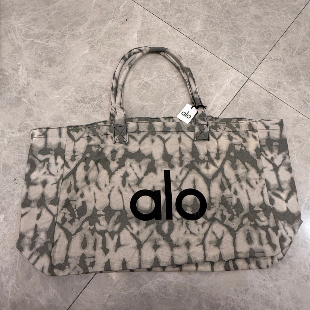 26 New Alo Yoga Bag Tote Shoulder Bag Canvas Bag Unisex Large Capacity Shopping Bag Sports Fitness Bag