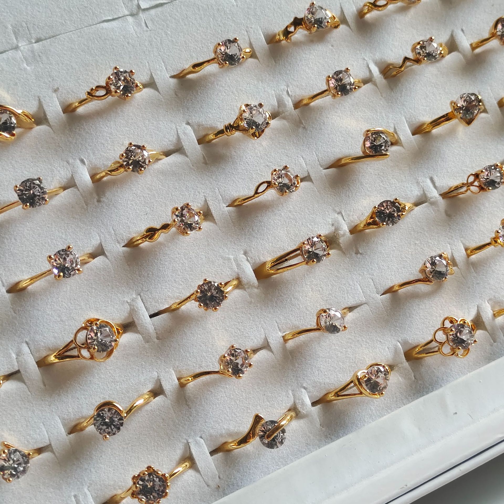 新款单颗锆石戒指百搭经典款热卖求婚六爪克拉钻戒开口可调节指环