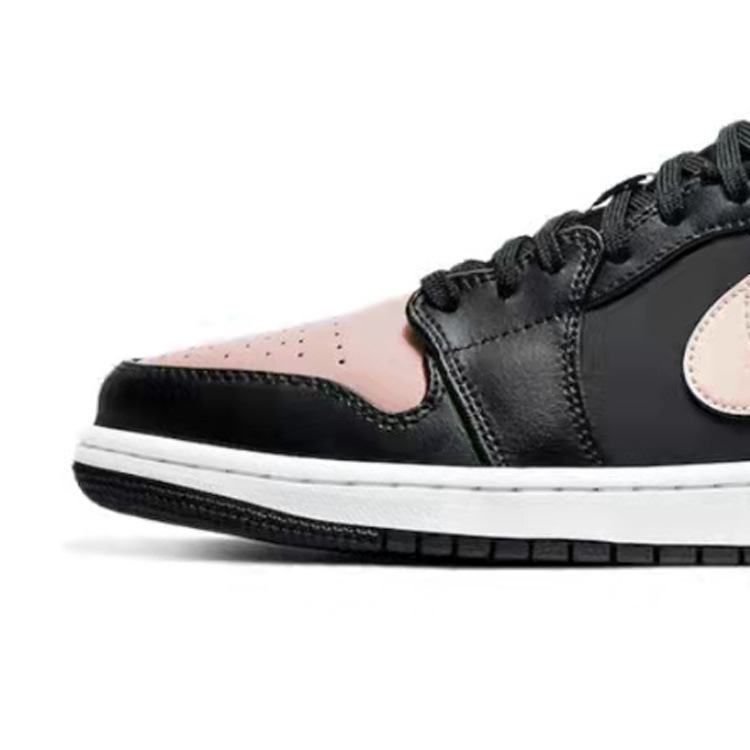 ⑯ aj1 black pink toes
