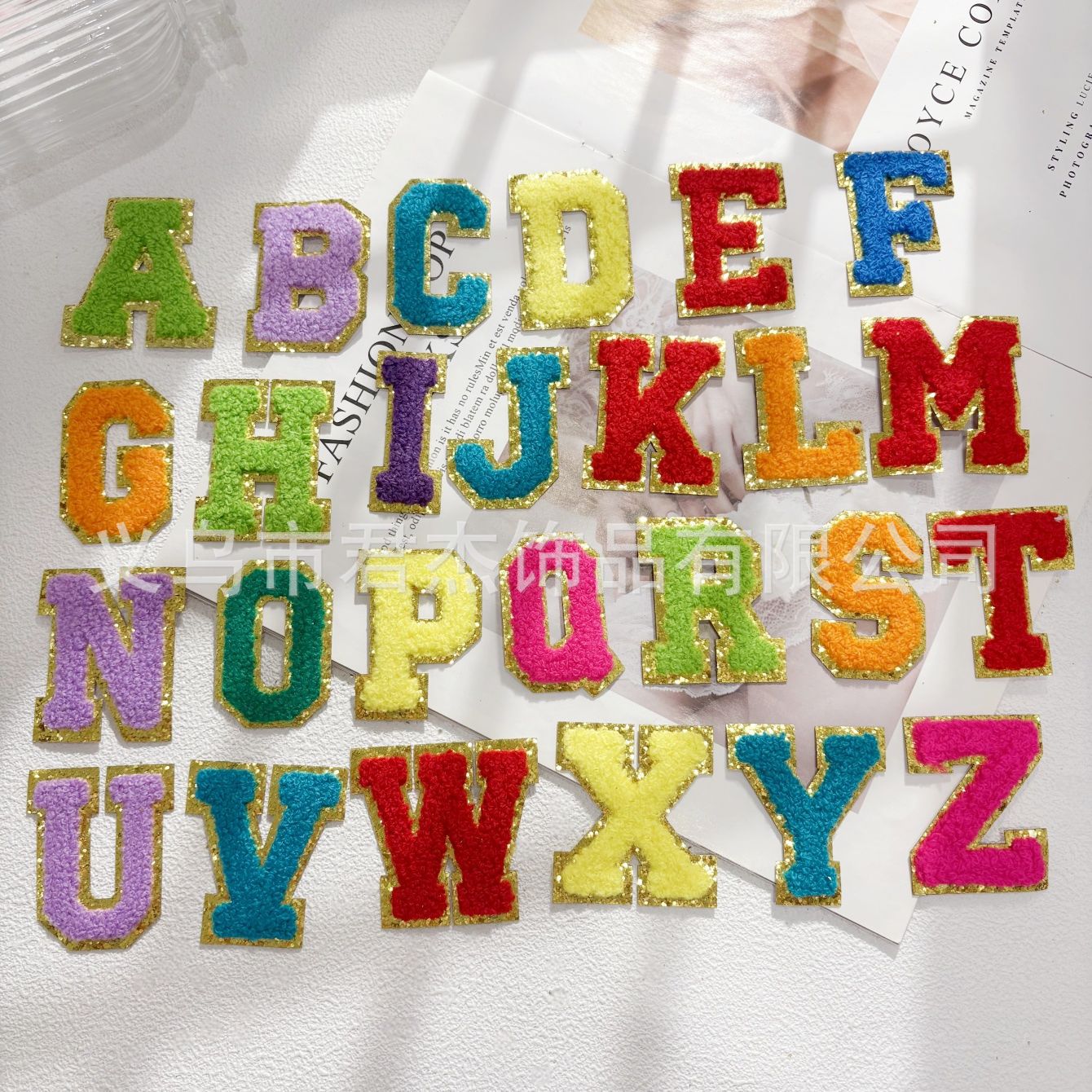 绣花标毛巾绣金边英文字母补丁服饰辅料贴布绣雪尼尔刺绣布贴批发