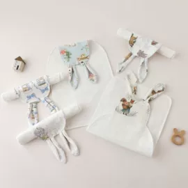 其他婴儿寝具;儿童帽;围嘴围兜