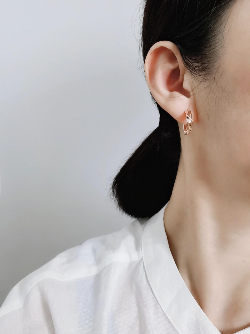 6g Weight 925 Sterling Silver Ear Needle Material Hoop Earrings Classification 1 Pair Quantity Casual, Holiday, Daily Occasion 925 Sterling Silver Material Irregular, Solid Color Pattern Women's Gender Plating, Pleated Design Simple Style, Classic Style, Commute Style 1 Pair 925 Sterling Silver Irregular Solid Color Hoop Earrings 8