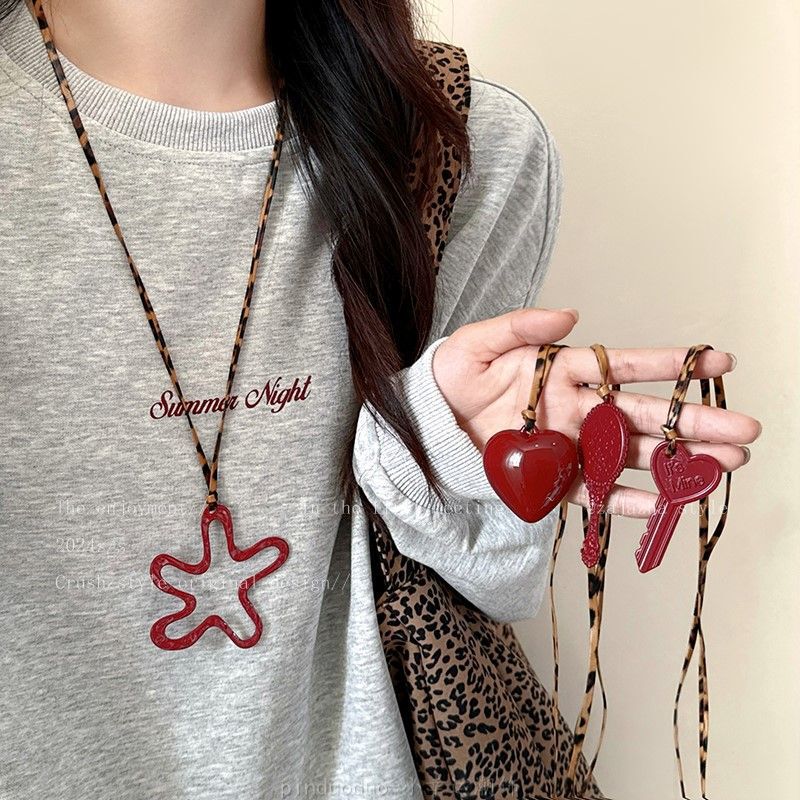Red Hollow Flower Love Necklace Women's Autumn and Winter 2025 New Korean Style Sweater Chain Fashion High-end Sweater Chain