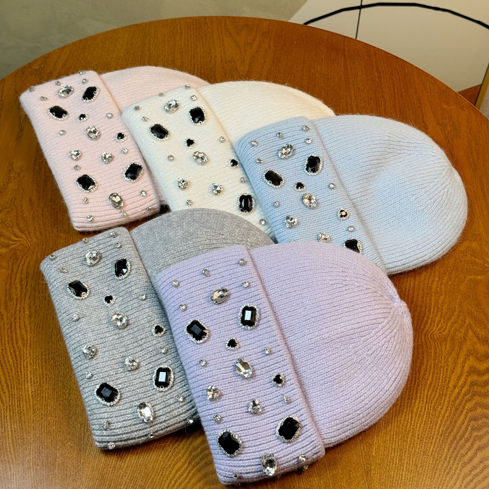 Damen Herbst- und Winter-Strickmütze aus Kaninchenhaar Warme Dicke Beanie-Mütze Modische Strass-Verzierte Einfarbige Lässige Strickmütze – Detail 1