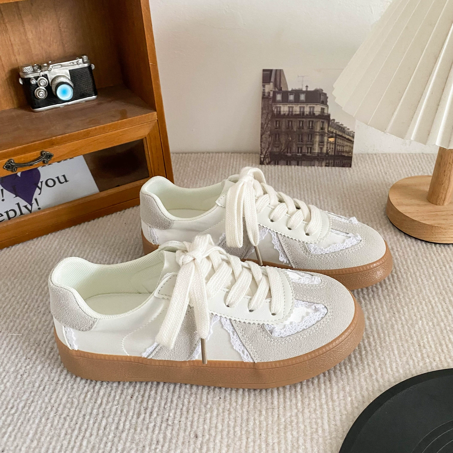 6504 New Chinese flat -bottomed white shoes female Chic2024 new versatile niche training shoes explosion superfire shoes