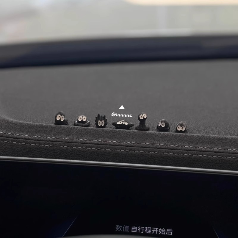 さまざまな小さな練炭車のディスプレイ装飾品車のバックミラー装飾電気自動車の室内装飾品|undefined