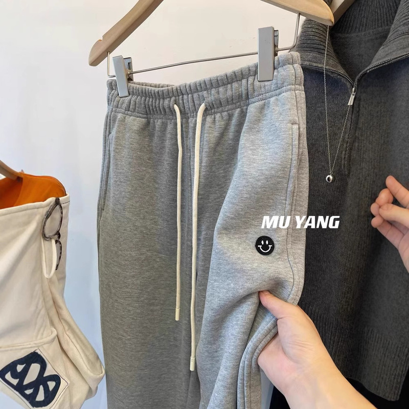 plus size 300 Jin Fall/Winter New fleece-lined Thickened Warm Embroidered Smiley Casual Nocket Sweater