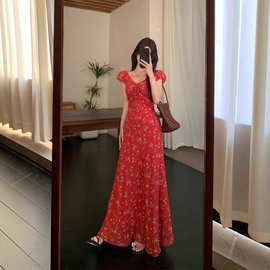 2025大码女装法式V领碎花茶歇裙胖mm气质收腰长裙绝美度假连衣裙
