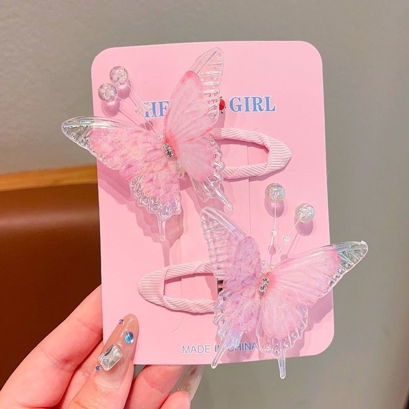 Mariposas rosadas en un par