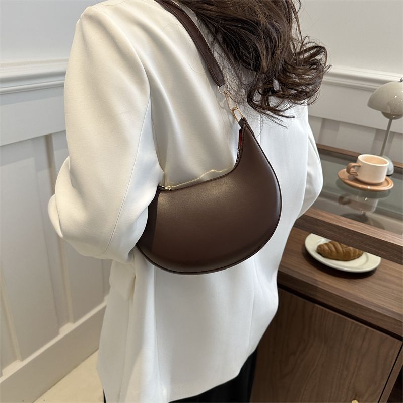 包包法式小众月牙新款简约单肩百搭质感包女时尚腋下半月流行