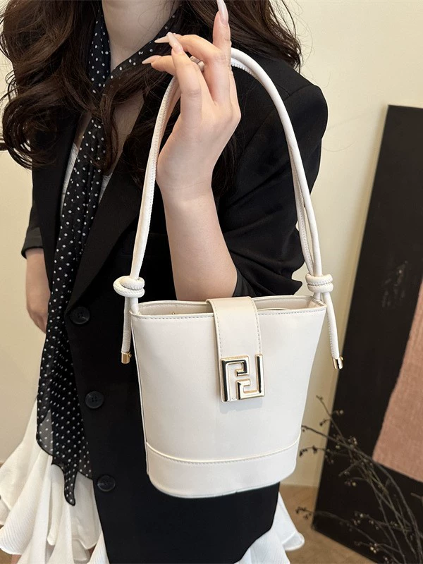 Shoulder Bag Small Design, Handheld One-Shoulder Bag, City Style, Compact