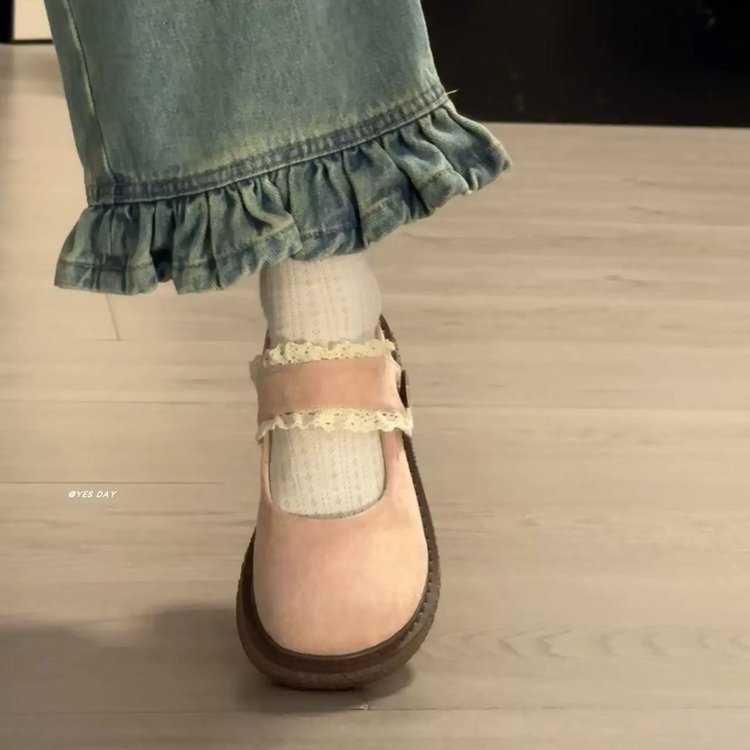 College Velcro zapatos para mujeres 2025 otoño nuevo estilo multifuncional aumento de altura suave retro zapatos superficiales