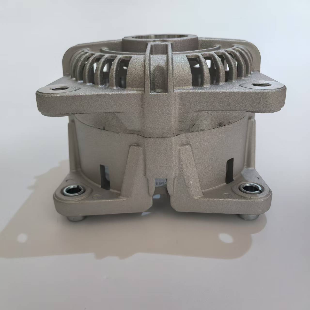 Sinotruk Aowei Jiefang J6J7 Series Generator Regulator Voltage Stabilizer 2910Bgj Automotive Parts Electronics