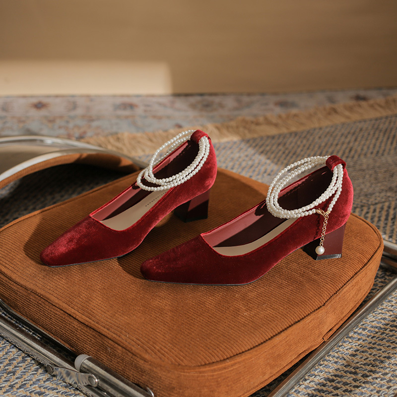 Eleganta mörkgröna pumps med pärlor för dam höst och vinter_voghion.com