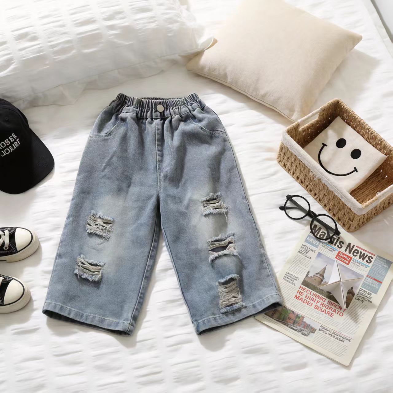 Personalidad extranjera para niños coreanos agujeros jeans para hombres y mujeres bebés coreanos pantalones rectos sueltos pantalones de moda primavera y otoño image 6