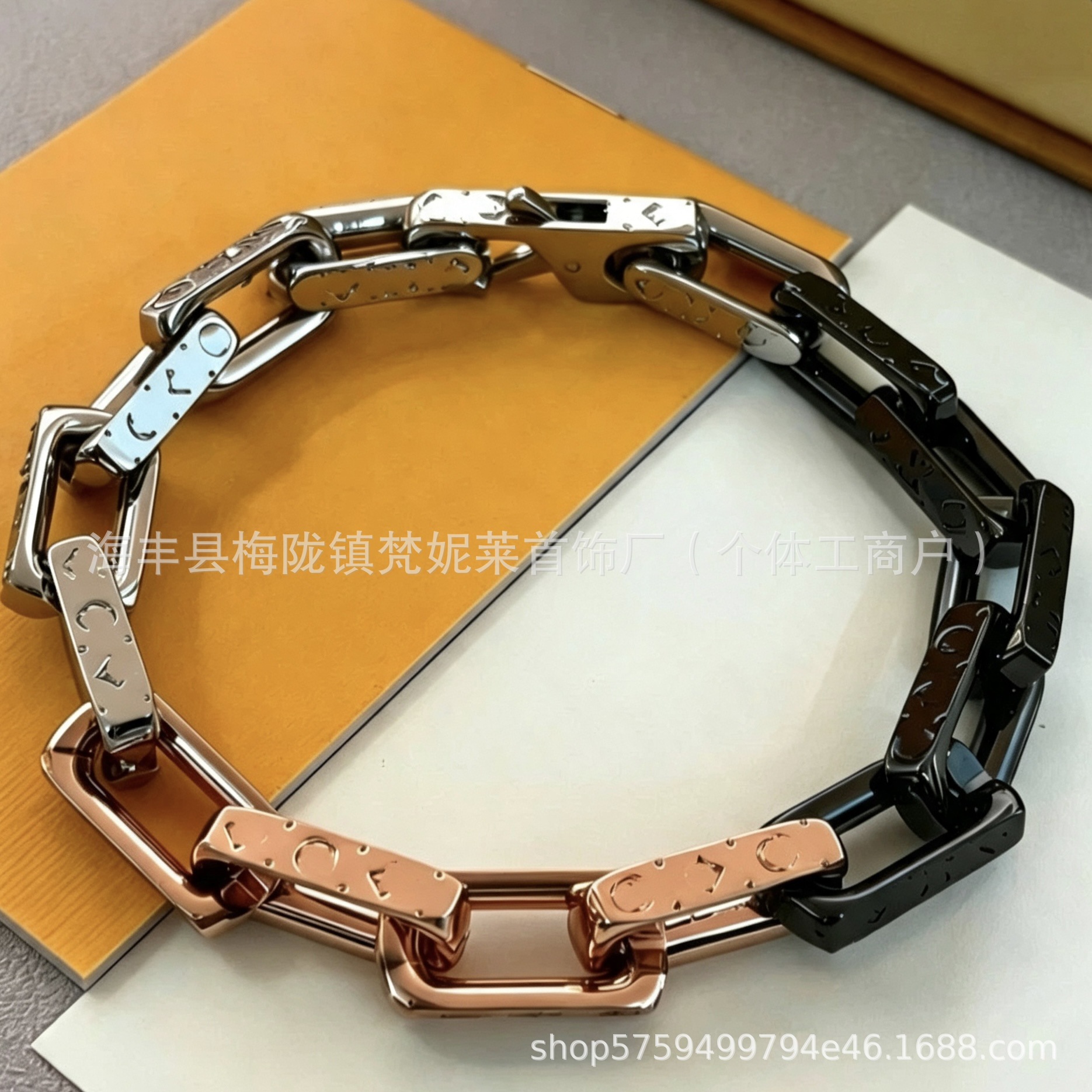 대나무 로즈 골드 및 블랙 팔찌 21cm