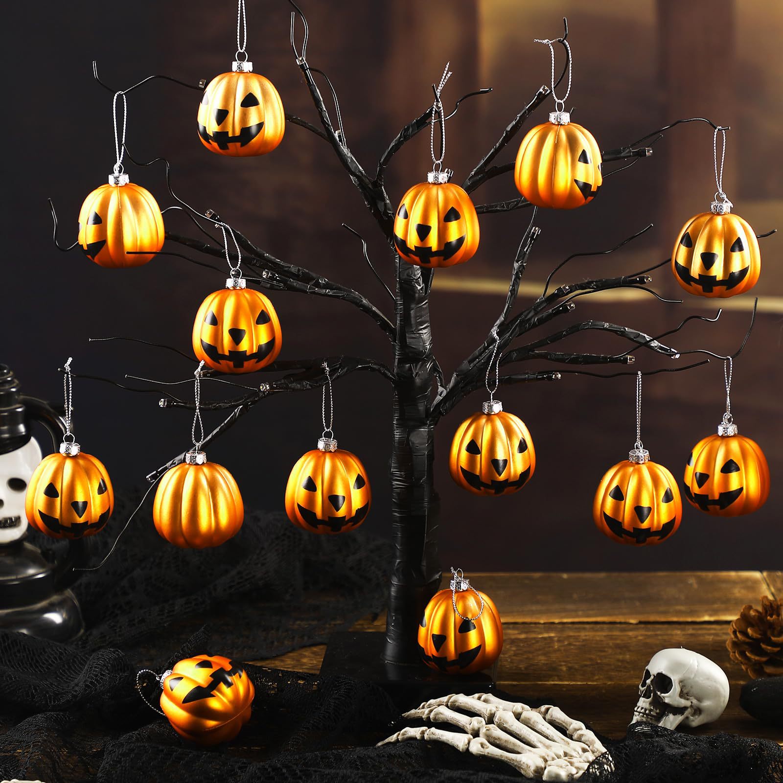 Fabricantes de 12 calabazas de plástico sonrientes de Halloween en stock transfronterizo colgantes decorativos regalos de atmósfera de Halloween