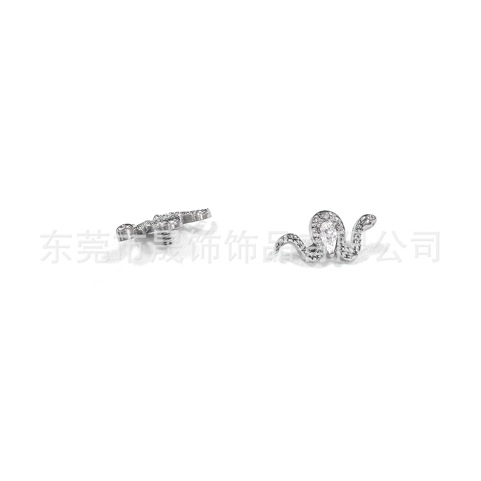 F136 Titanium Alloy 灵动 Snake Ear Stud Studded 5A Cubic Zirconia Helix Cartilage Stud G23 Titanium Internal Thread Labret Stud Piercing Jewelry