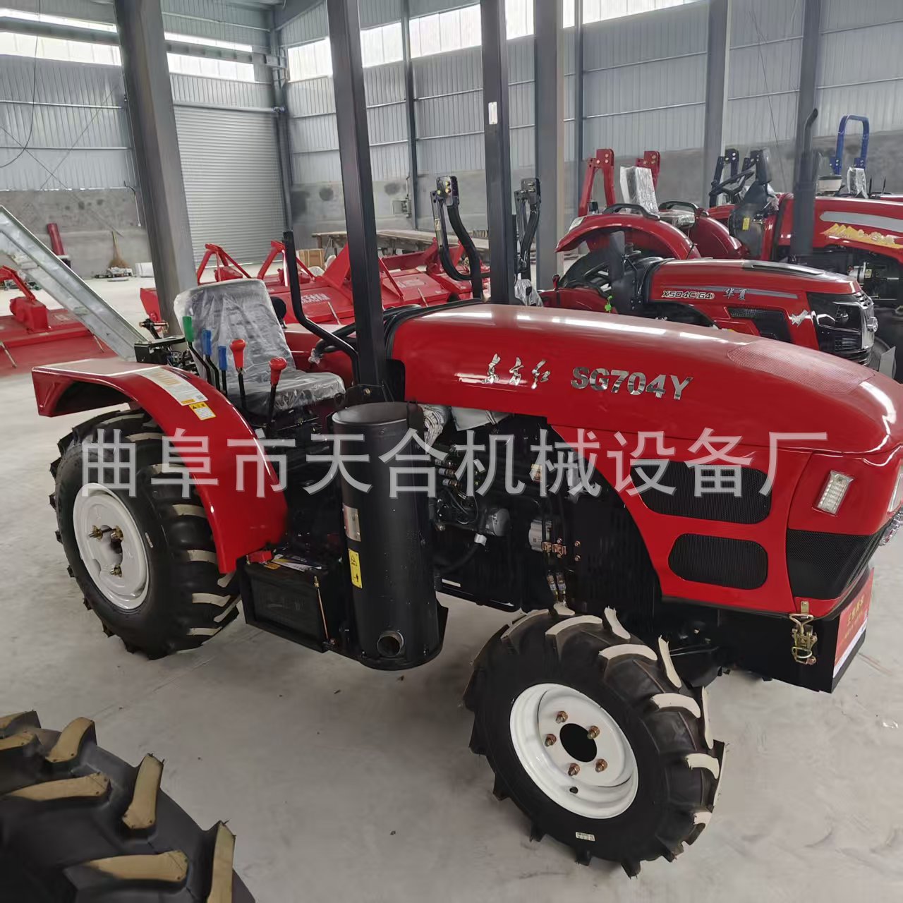 东方红704大棚王果园大棚农用轮式拖拉机 强压多路阀耕地机爬行档