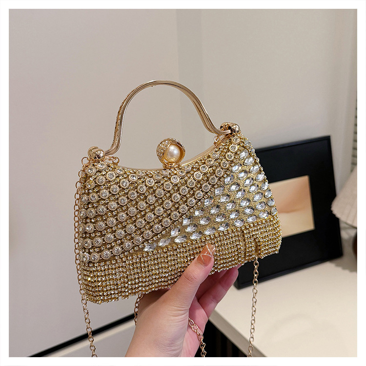 Pochette da sera donna con catena elegante e strass brillanti_voghion.com