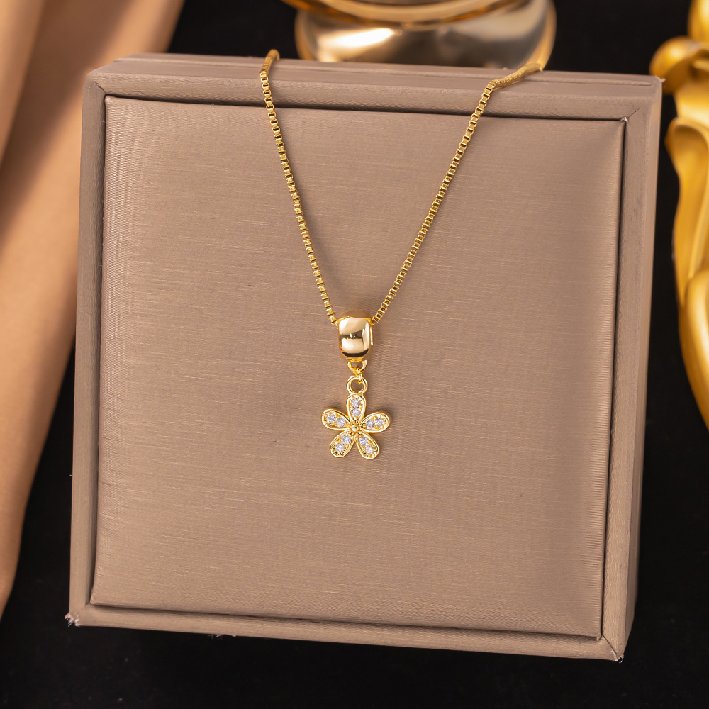 Stone-Free Inlay Material Pendant Necklace Classification PVD Coated Real Gold Plated Star Heart Shape Flower Titanium Steel Sweet Classic Style Waterproof Non Tarnish Titanium Steel Pendant Necklace