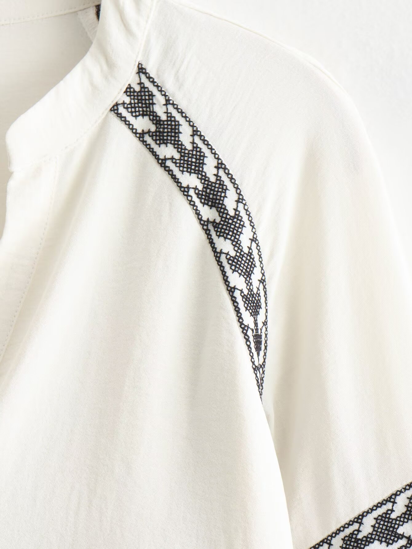2024 summer new style casual embroidery personalized contrasting long sleeved shirt top for women B88706_voghion.com