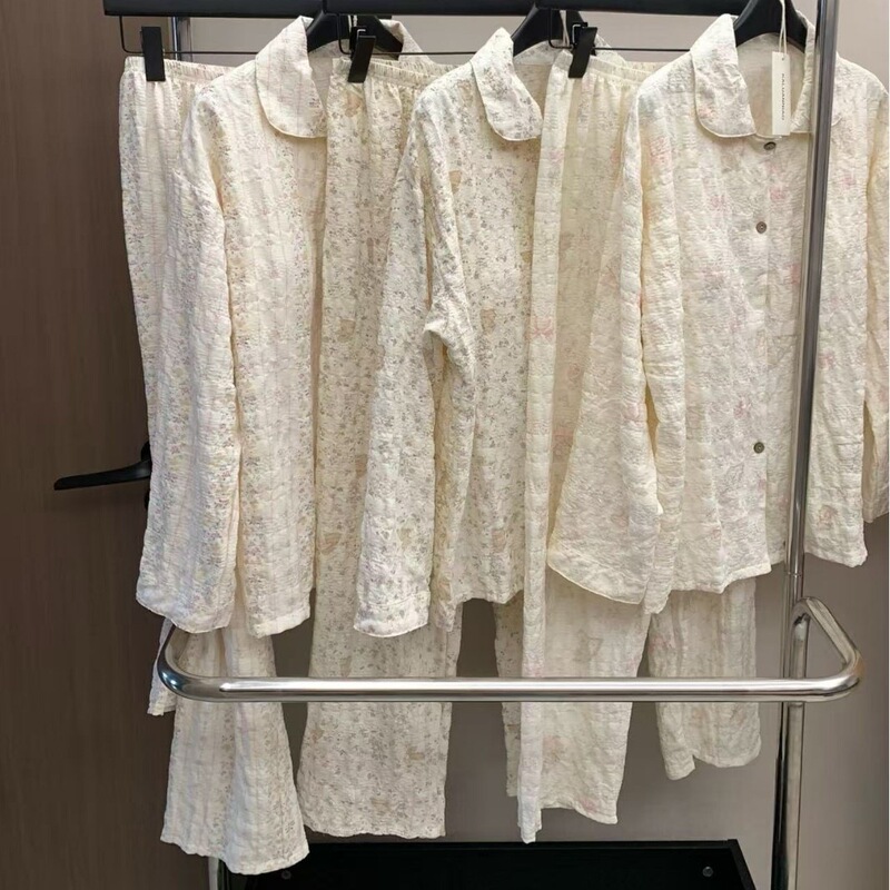 Small House Autumn Day 738 # Soft bubble gauze bra set pajamas for women with built-in chest pads, textured long-sleeve loungewear Small House Autumn Day 738 # Soft bubble gauze bra set pajamas for women with built-in chest pads, textured long-sleeve loungewear