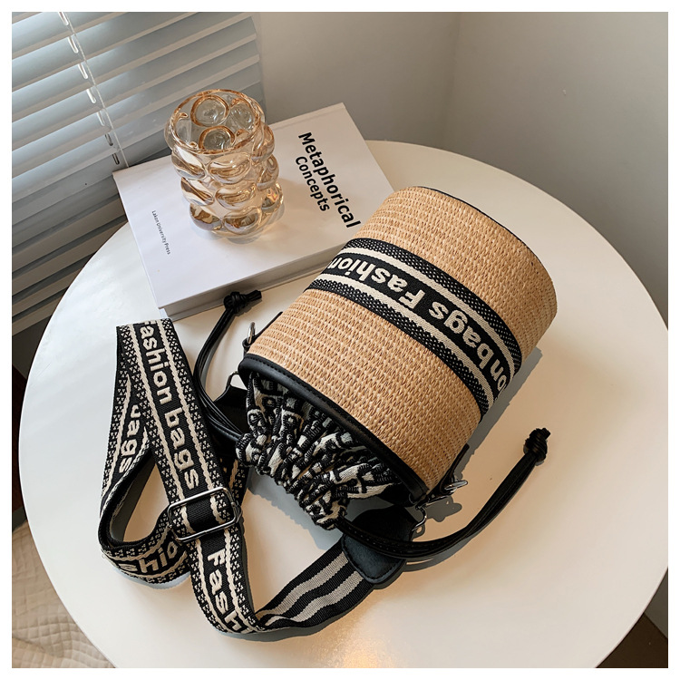 Wholesale Accessories Straw Woven Embroidery Letters Bucket Bag Nihaojewelry display picture 17