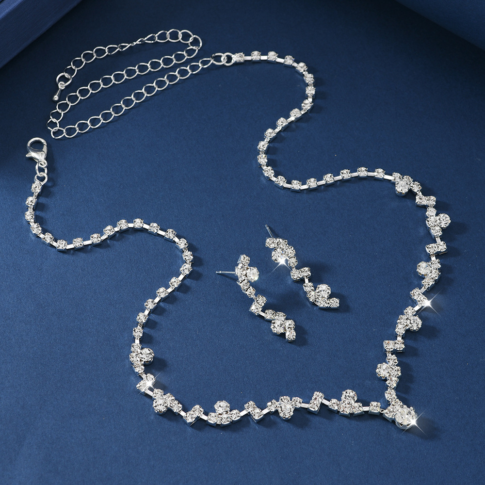 Joyería simple y exquisita venta caliente collar conjunto de pendientes de dos piezas conjunto completo de taladro clavícula vestido de cena accesorios de boda