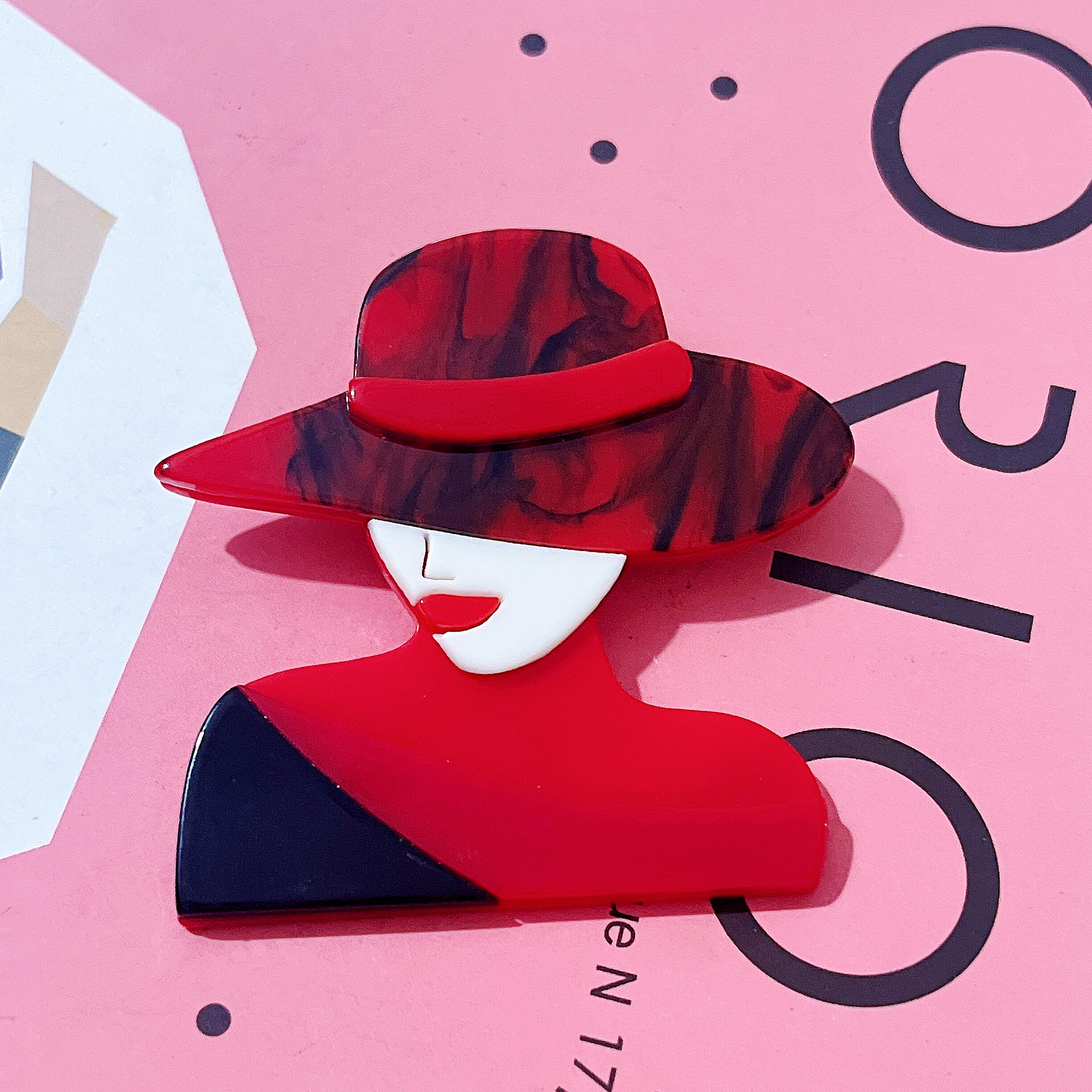 Cross-border fashion hat girl brooch acrylic personality figure high-end clothing accessories foreign trade corsage wholesale