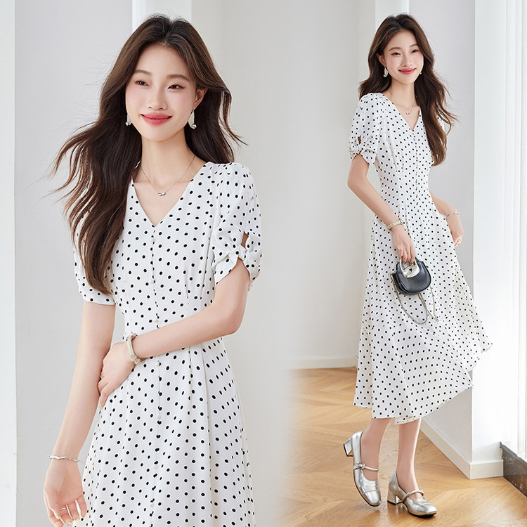 Source Factory 5628 Dress Red White Black Threaded Mid-Length Skirt Shoulder Strap Style Literary Retro Short Sleeves