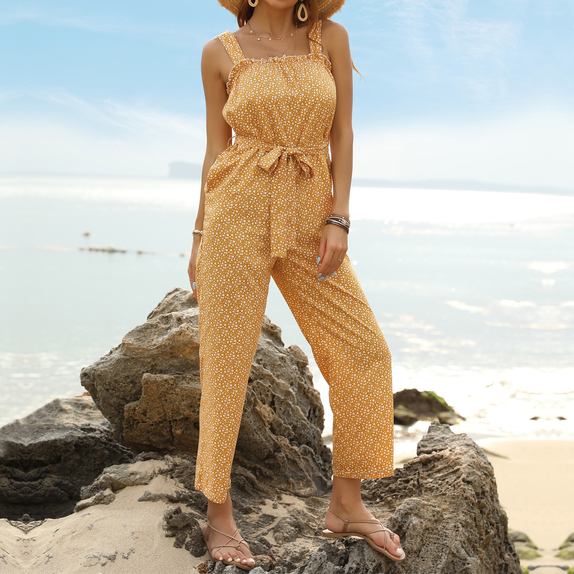 Bedruckter gelber Hosen-Jumpsuit mit losen Hosenträgern und Schnürung_voghion.com
