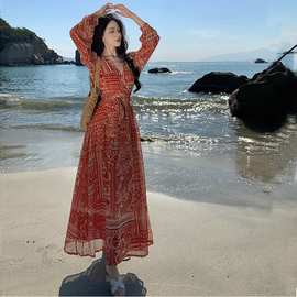 2024新款云南旅游茶歇沙滩度假民族风一片式包裹开叉收腰连衣裙